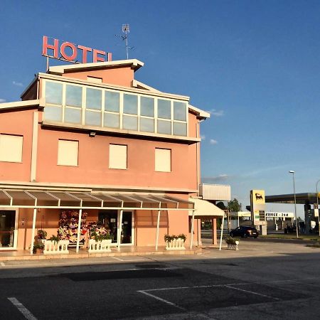 Hotel Trieste San Giórgio di Nogaro Екстериор снимка